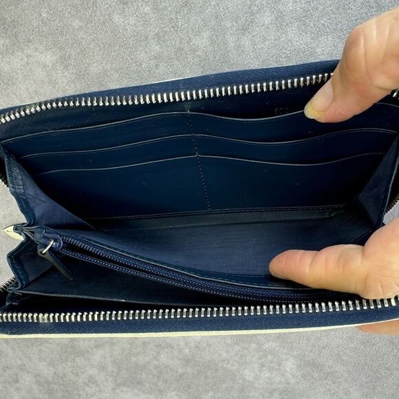 Gucci Marmont Torchon Diagonal Quilted Navy Leather Wallet - Picture 10 of 14